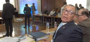 A diferencia de d&iacute;as anteriores, la prensa evit&oacute; abordar al Vicepresidente de la Rep&uacute;blica, luego de que el juez prohibiera las entrevistas en ese recinto.