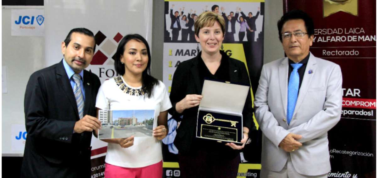 La presidenta de JCI recorri&oacute; Manta y recibi&oacute; las llaves de la ciudad