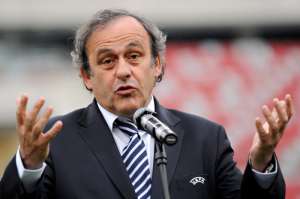 Platini dice estar "harto" de peticiones de boicot por pol&iacute;tica a Rusia 2018