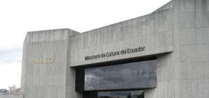 Fachada del Museo Pumapungo de Cuenca, Azuay.
