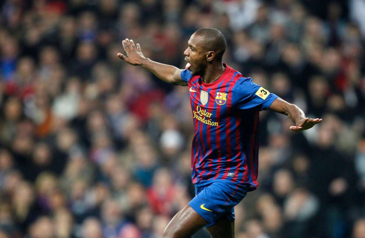 Eric Abidal dice que Bar&ccedil;a puede "conseguir el triplete"