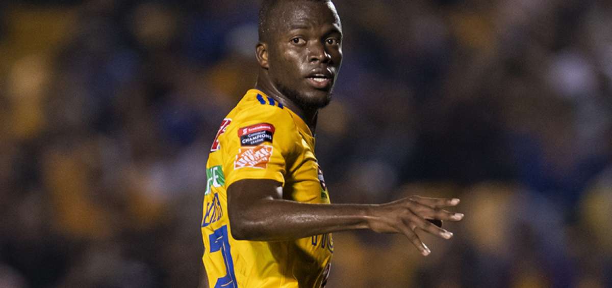 &Eacute;nner Valencia, letal en su regreso a las canchas