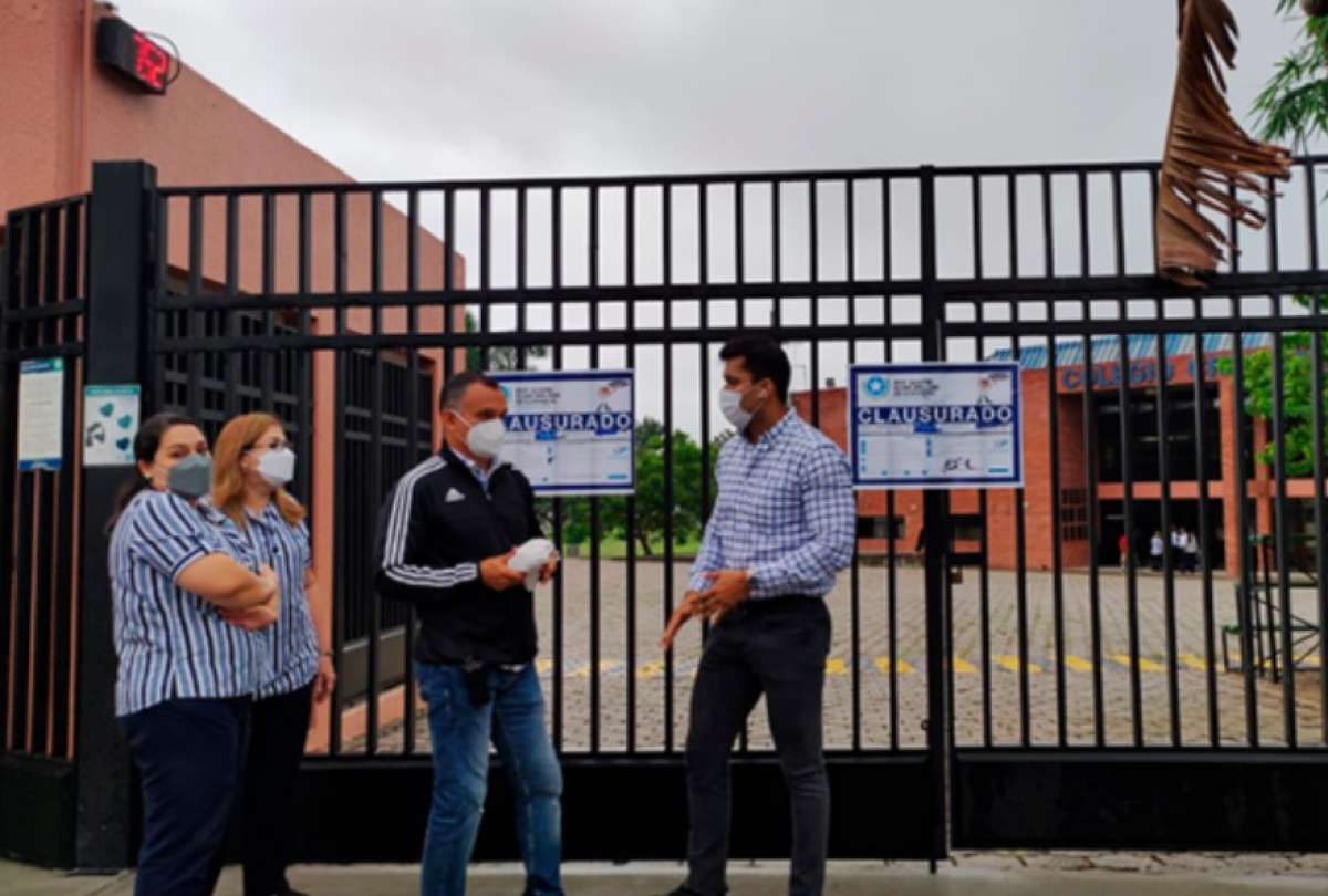 Municipio de Guayaquil retiró los sellos de clausura de las instituciones educativas