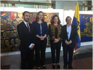Pavel &Eacute;g&uuml;ez junto a Mar&iacute;a Fernanda Espinosa, representante permanente de Ecuador ante las NN.UU. Foto: Cortes&iacute;a M.F.E.