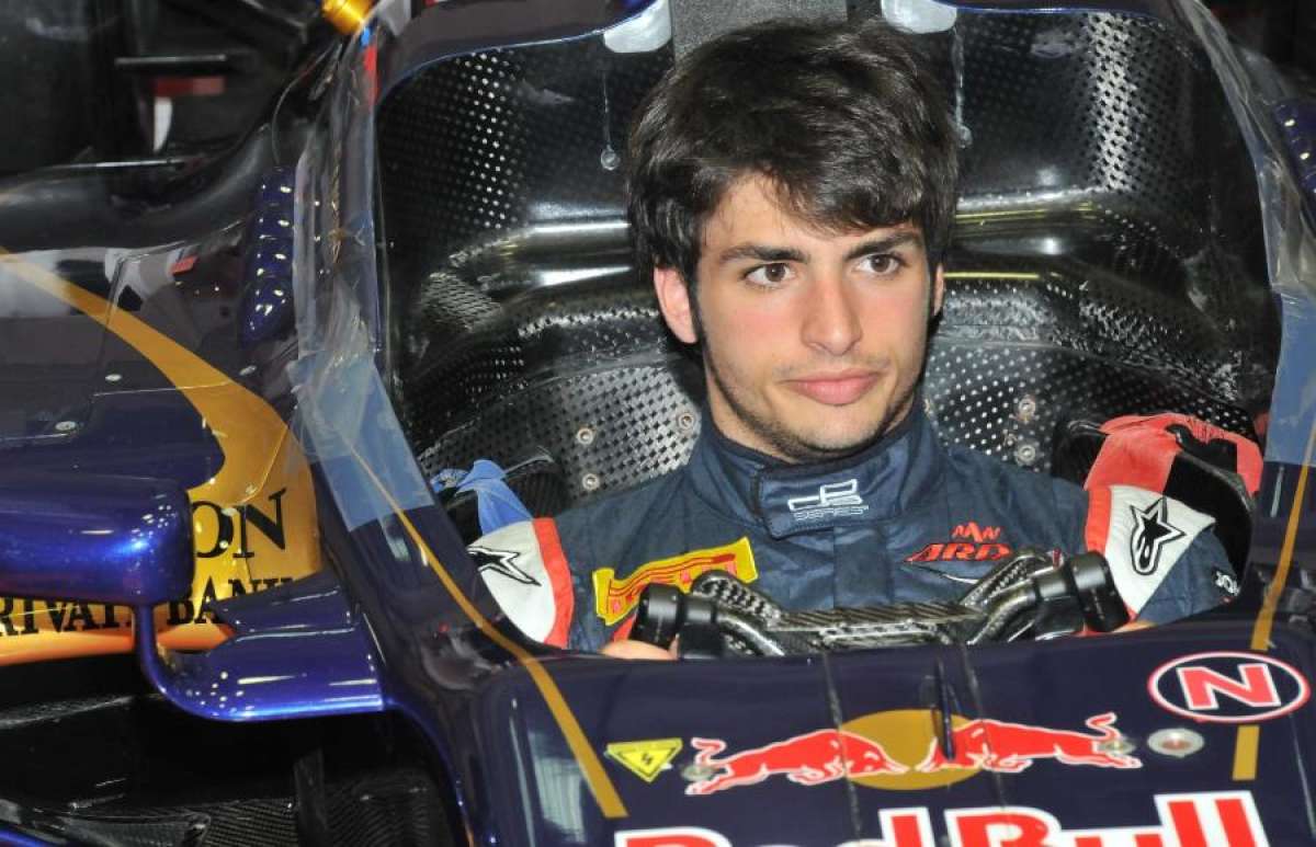 Sainz, de 20 a&ntilde;os, es el hijo del doble campe&oacute;n del mundo de rallies del mismo nombre. Foto: Internet