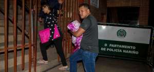 Los migrantes venezolanos aceleraron su caminar para cruzar la frontera colombo-ecuatoriana y evitar la presentaci&oacute;n de pasaporte, nuevo requisito.