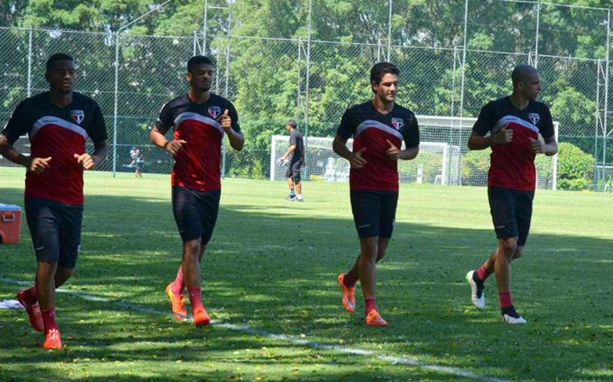 Duelo de urgencia por los puntos entre Sao Paulo y Danubio en Grupo 2 de Libertadores