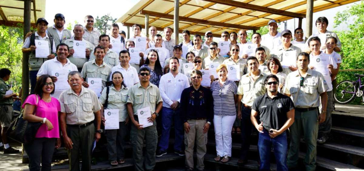 107 guardaparques reciben certificaci&oacute;n en Gal&aacute;pagos