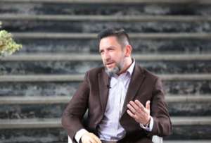 Álvaro Rosero no asumirá el Ministerio de Gobierno