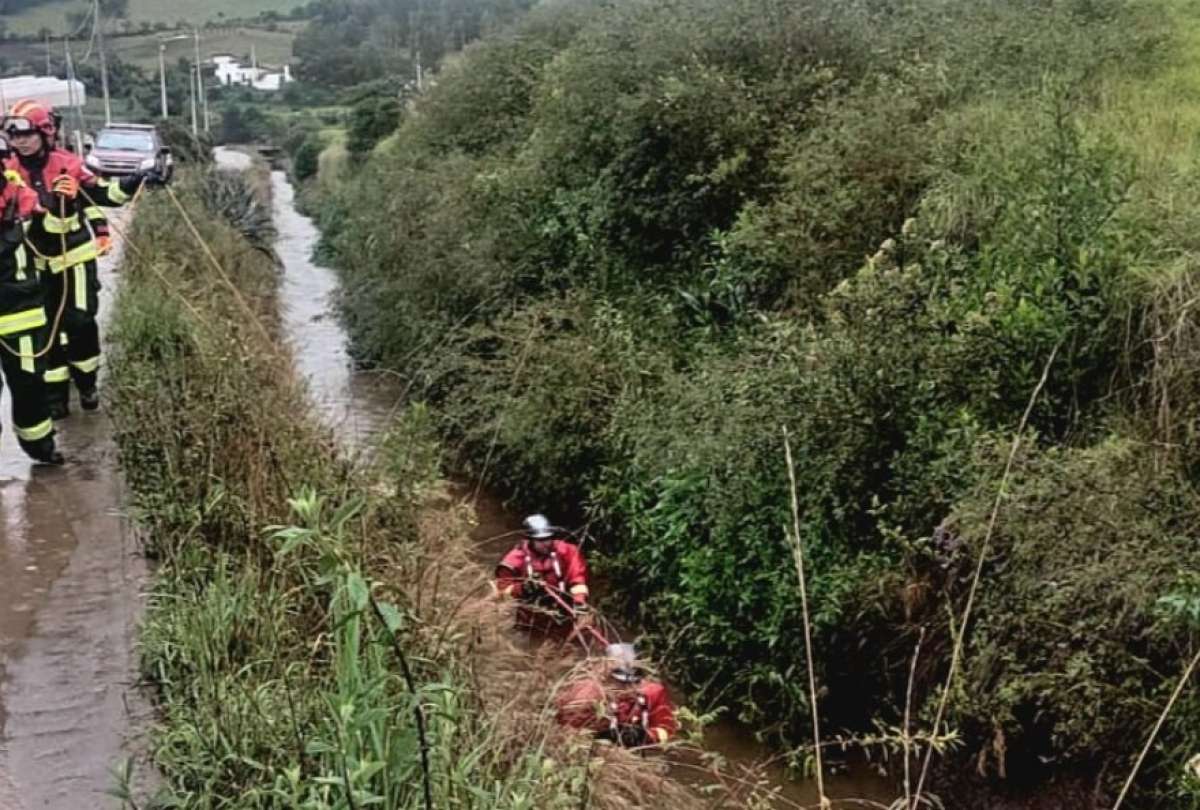 Un siniestro de tránsito de dos motociclistas se registró en el sector de Checa.
