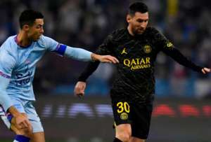 Así fue el saludo entre Lionel Messi y Cristiano Ronaldo sobre el campo de juego