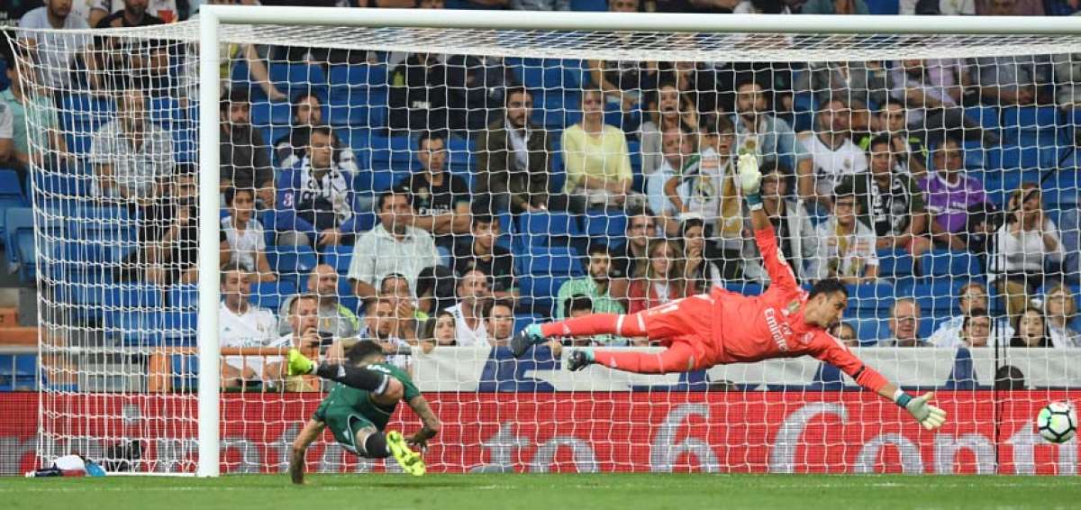 El Real Madrid pierde ante Betis y ve alejarse al Barcelona