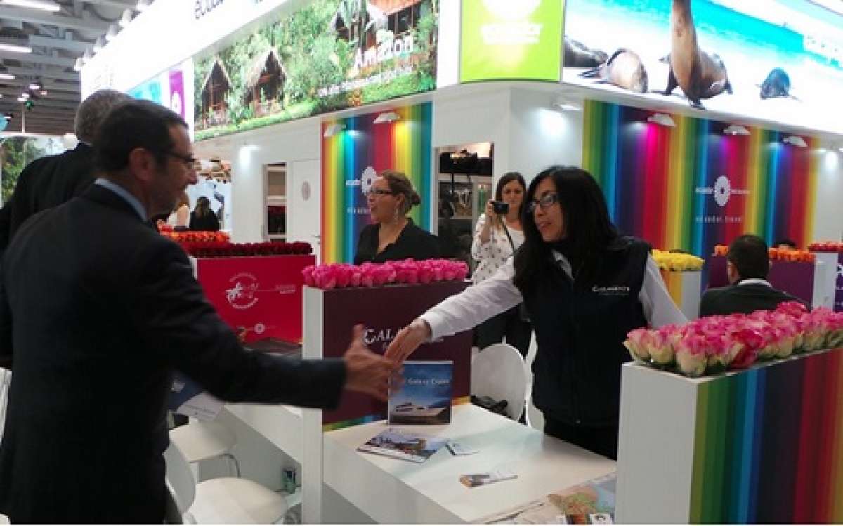 El ministro de Turismo, Vinicio Alvarado, promociona al destino Ecuador en la feria internacional ITB Berl&iacute;n 2014. Foto: Twitter @TurismoEc