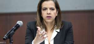 La ministra del Interior, Mar&iacute;a Paula Romo, durante la rueda de prensa.