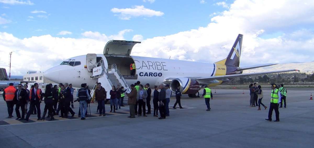 Los aviones que llegan cada martes a Latacunga tienen capacidad para cargar 20.000 kilos de mercader&iacute;as. Los floricultores est&aacute;n entusiasmados.