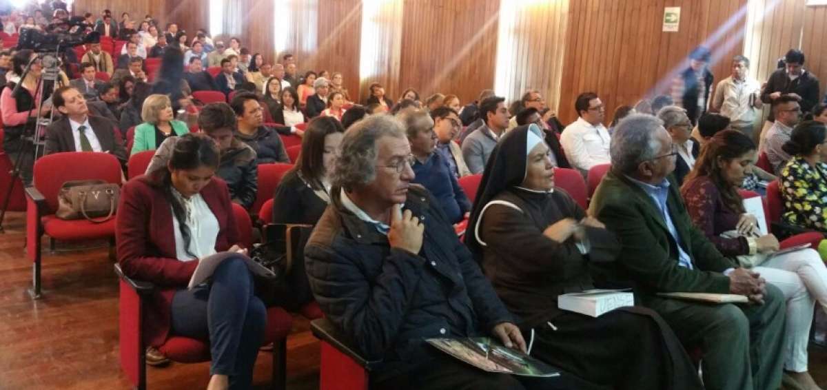  Representantes de movimientos sindicales, artesanos, empresarios, j&oacute;venes, artistas, entre otros, dieron a conocer sus inquietudes a la  Comisi&oacute;n de los Derechos de los Trabajadores.