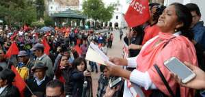 Los manifestantes indicaron que en la provincia del Azuay existen 24.000 afiliados, pero que &eacute;stos carecen de servicios de atenci&oacute;n en los hospitales.