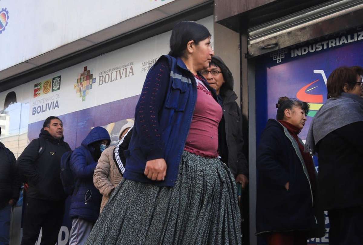 Crisis en Bolivia se agrava por bloqueos, desabastecimiento y tensi&oacute;n diplom&aacute;tica 