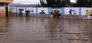 Fuerte lluvia inund&oacute; el centro de Latacunga