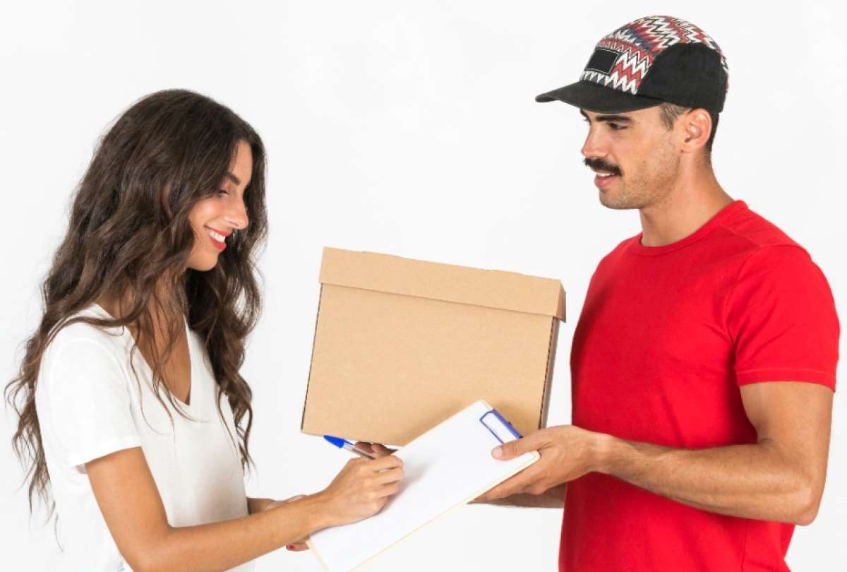 Durante esta temporada, miles de ecuatorianos env&iacute;an productos que refuerzan la identidad y la cercan&iacute;a con sus familias.