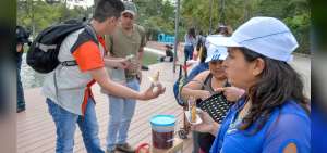 Gran parte de los venezolanos que se asientan en Quito utilizan el comercio informal en espacios p&uacute;blicos como una forma de subsistencia.