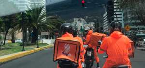 Uno de los servicios que ofrece la plataforma HeyU es el delivery.