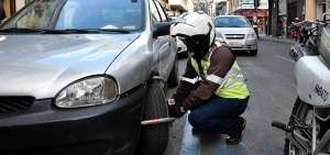 Exceder 2 horas de parqueo, sin renovar el ticket, se castiga con traslado del carro a los patios municipales.