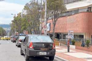 Existe el temor de que la rebaja de multas ocasione parqueos en zonas prohibidas. Foto: &Aacute;lvaro P&eacute;rez.