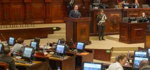 4 de 6 bloques respaldan la destituci&oacute;n del Fiscal