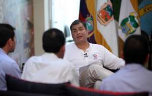 El Mandatario ofreci&oacute; una entrevista en Sucumb&iacute;os. Foto: Presidencia 