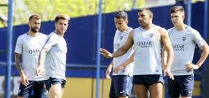 Boca Juniors entrena sin grandes novedades
