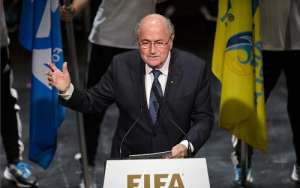 Blatter: "Vendr&aacute;n otras malas noticias"