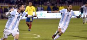 Lionel Messi festeja el primer tanto en el partido frente a Ecuador. La 'Pulga' marc&oacute; tres goles.