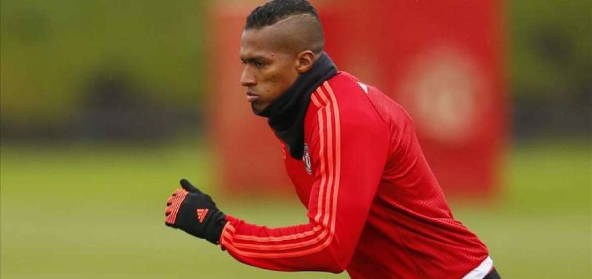 Valencia y Rooney no fueron citados para jugar Europa League