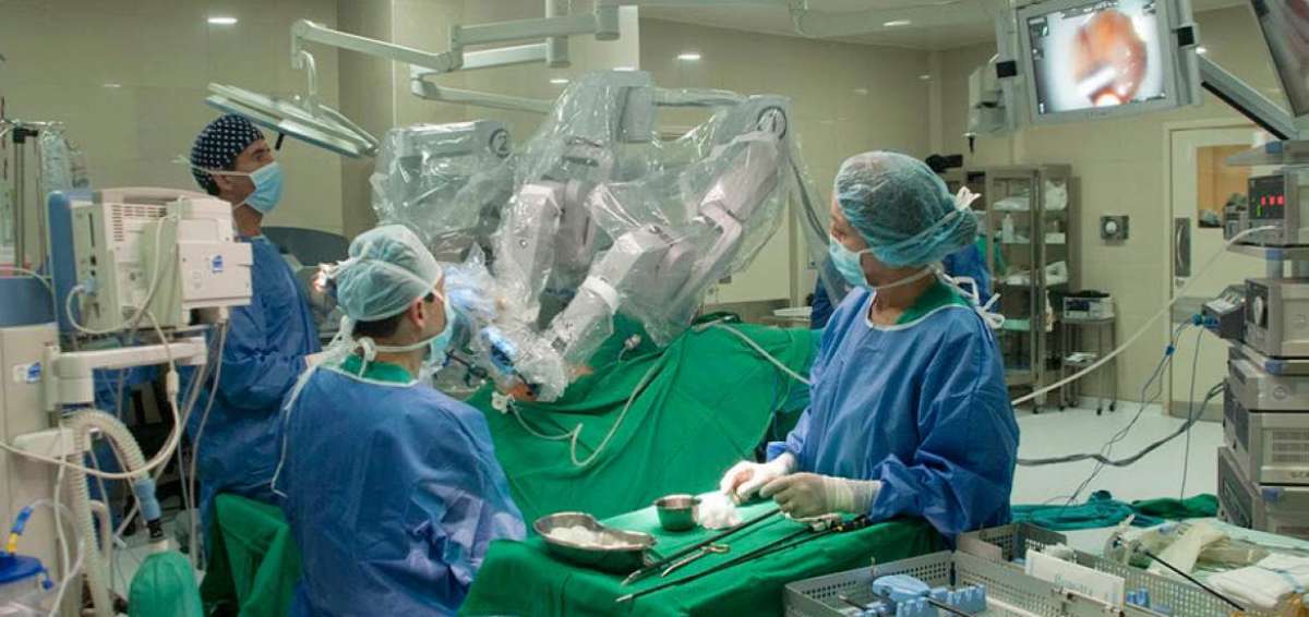 En la gr&aacute;fica se observa una cirug&iacute;a realizada en el hospital del IESS