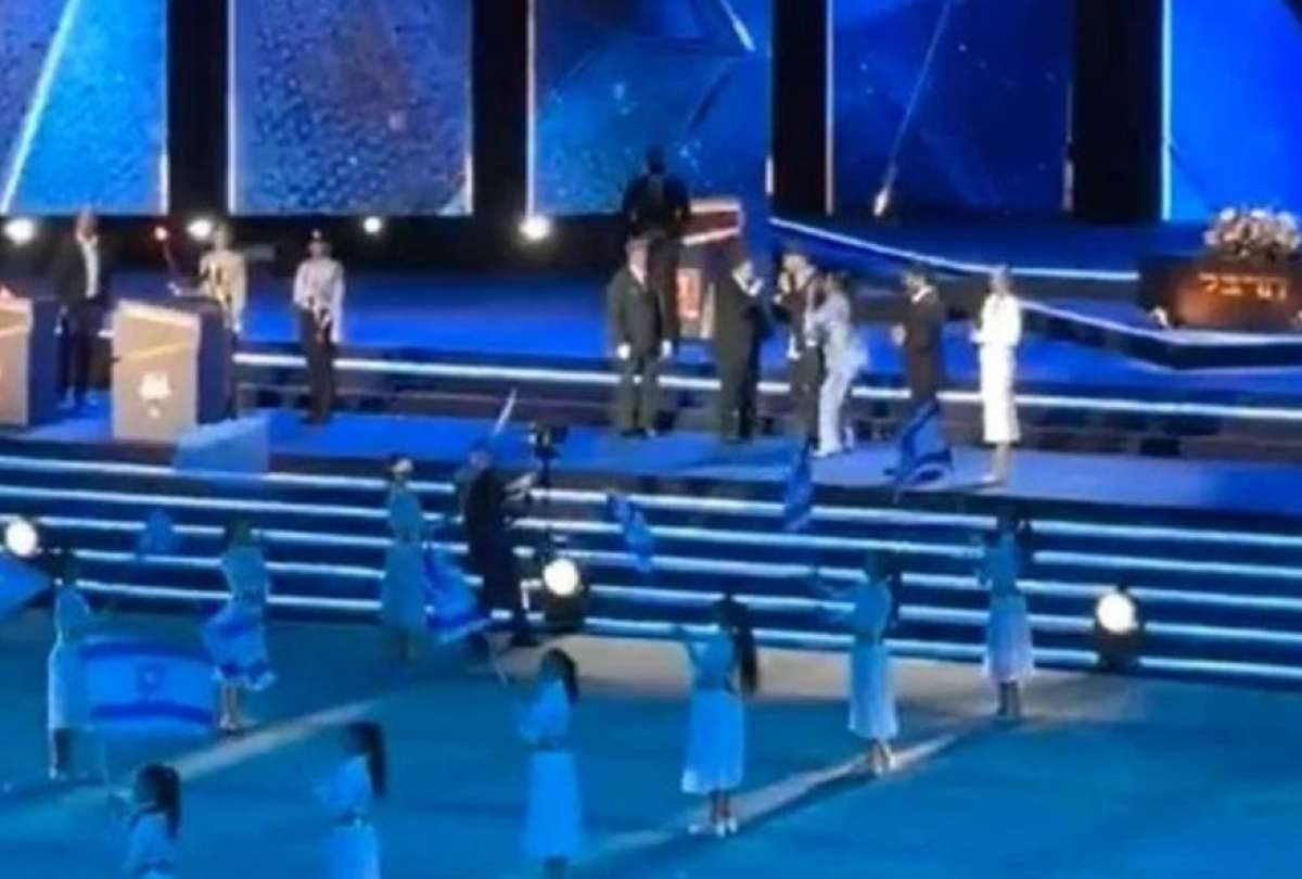 El presidente argentino, Javier Milei, cant&oacute; la canci&oacute;n Libre de Nino Bravo en su visita a Israel.