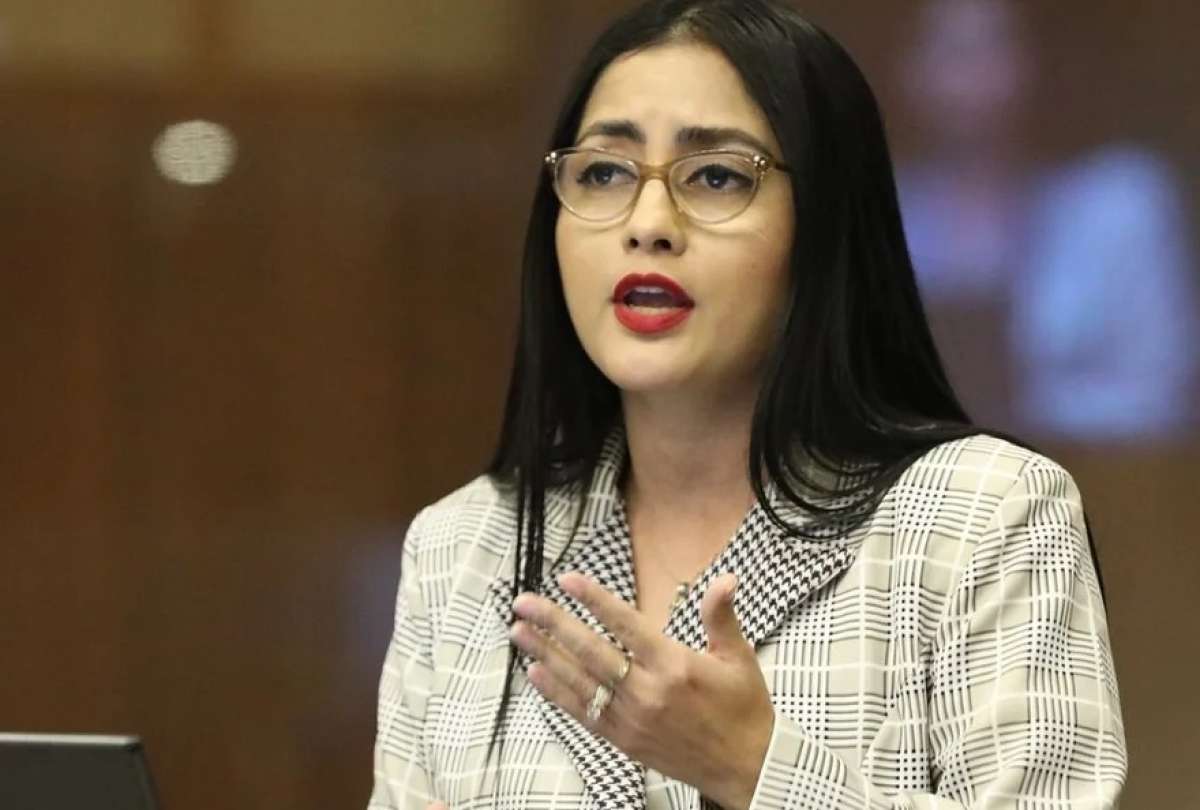 Viviana Veloz deja la coordinación de la bancada de la Revolución Ciudadana.