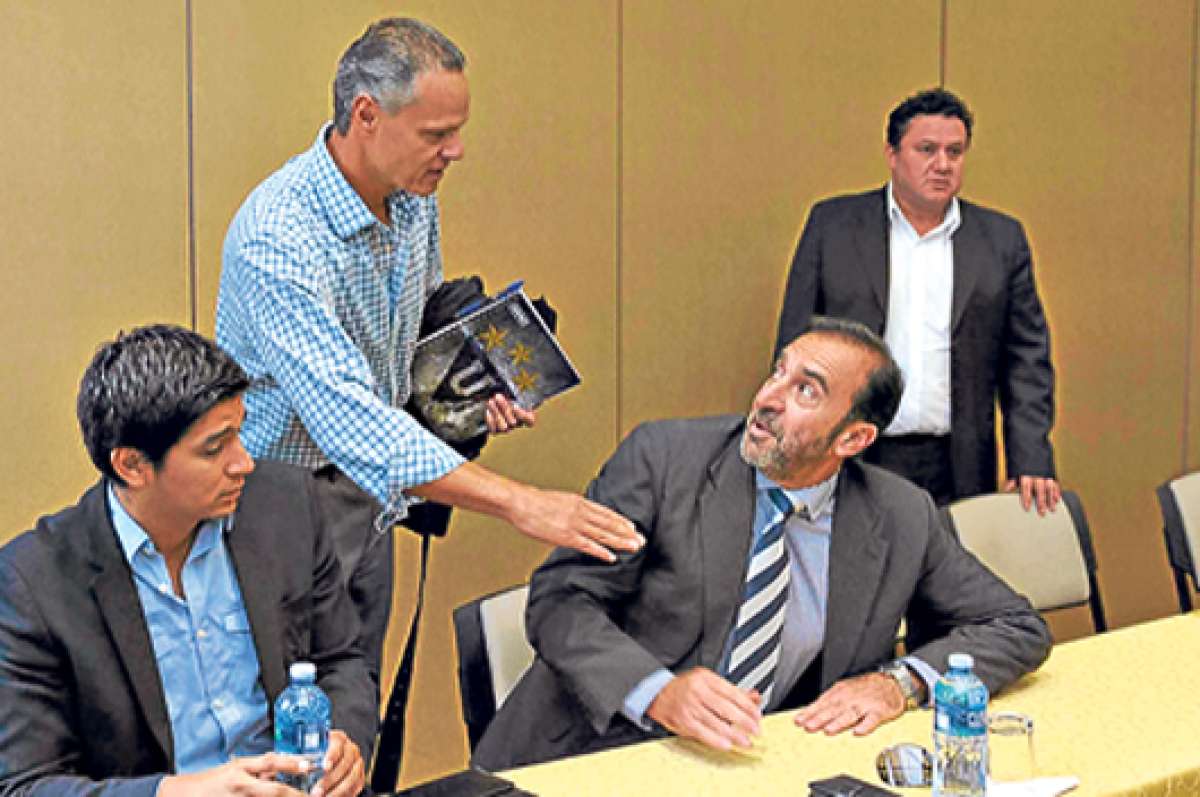 Jaime Estrada (izq.), Esteban Paz (centro) y Nassib Neme (der.) coincidieron en la reuni&oacute;n del mi&eacute;rcoles pasado. Foto: John Guevara / El Tel&eacute;grafo.