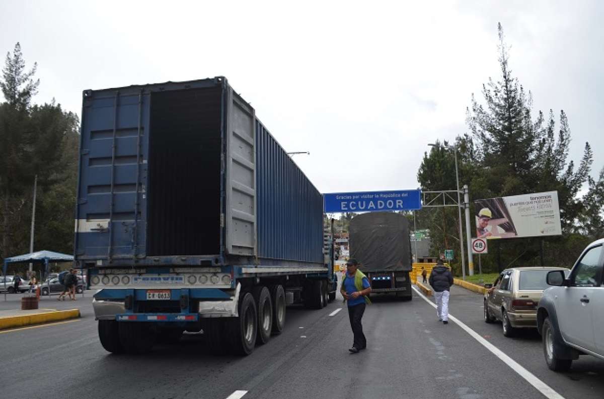 Transporte pesado en frontera colombo-ecuatoriana analiza homologar procesos 