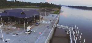 El puerto Providencia tiene una terminal con oficinas, muelle de pasajeros, estacionamientos de veh&iacute;culos, gr&uacute;as y material. 