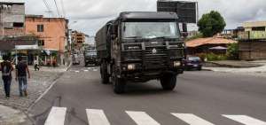 Militares custodian ingreso a los cantones San Juan Bosco y Lim&oacute;n Indanza