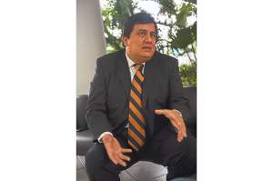 Julio Roberto &Aacute;lvarez Coronel. Estudios: Egresado de la maestr&iacute;a de Agronegocios Internacional. Nacionalidad: Ecuatoriana. Fecha de nacimiento: 15 de abril de 1977