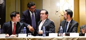 El ministro Juan Carlos Cassinelli comparti&oacute; con representantes de la Federaci&oacute;n de Exportadores.