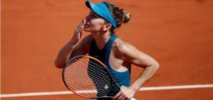 Halep resiste ante Muguruza jugar&aacute; la final de Roland Garros