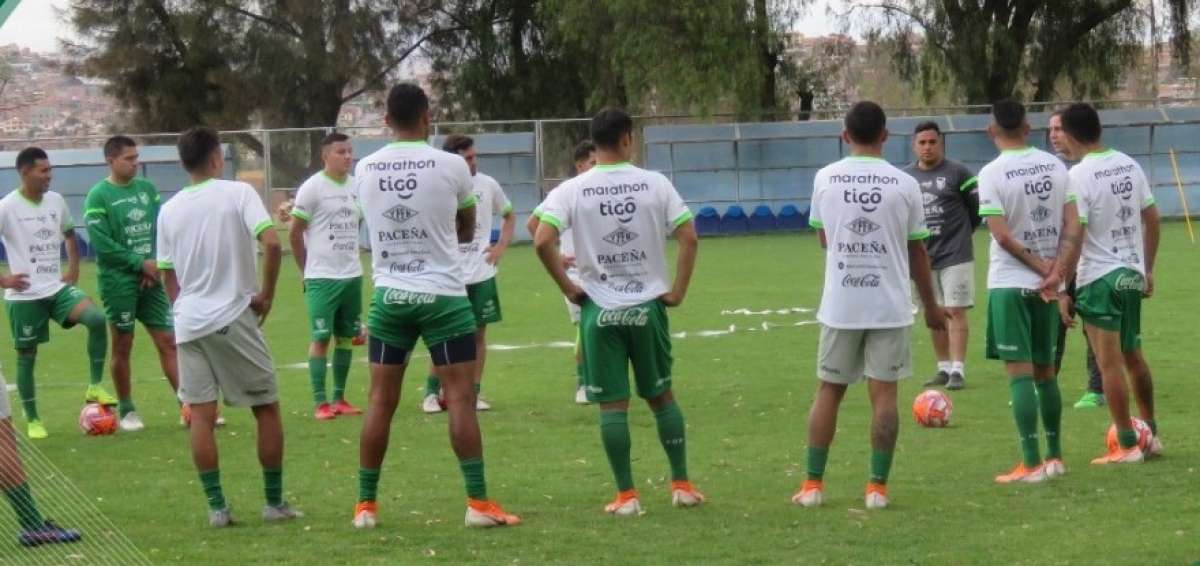 Bolivia con dos bajas para medir a Ecuador