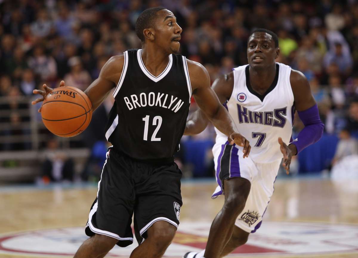 Los Brooklyn Nets ser&aacute; uno de los equipos que probar&aacute; el nuevo tiempo en un partido de baloncesto. Foto: AFP