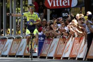 Michael Rogers (Tinkoff) sac&oacute; mucha ventaja a sus escoltas y lleg&oacute; solo a la meta de esta etapa. Foto: AFP