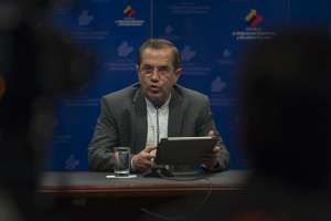 Las cancilleres de Venezuela y Colombia mantendr&aacute;n esta tarde en Quito su tercer encuentro para solucionar los problemas en la frontera. Foto: Mario Egas/ EL TEL&Eacute;GRAFO