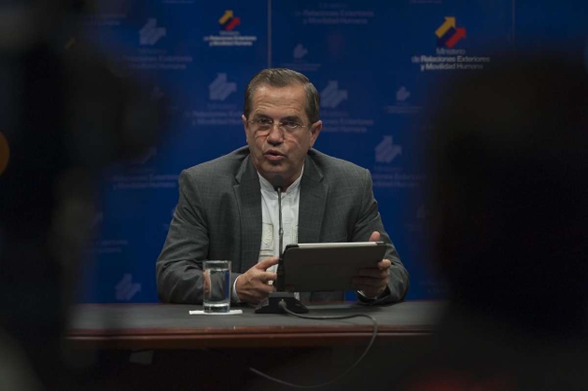 Las cancilleres de Venezuela y Colombia mantendr&aacute;n esta tarde en Quito su tercer encuentro para solucionar los problemas en la frontera. Foto: Mario Egas/ EL TEL&Eacute;GRAFO