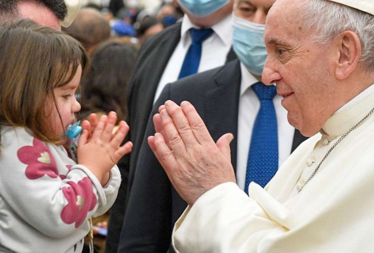 Papa Francisco considera egoístas a los que prefieren macotas en vez de hijos